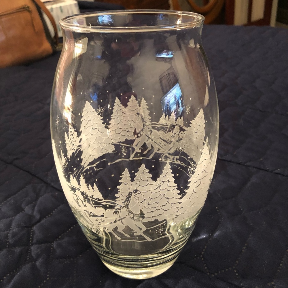 Etched Glass Holiday Vase with Winter Scene